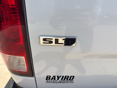 Used 2021 RAM 1500 Classic SLT w/ Luxury Group AWD/4WD image 10