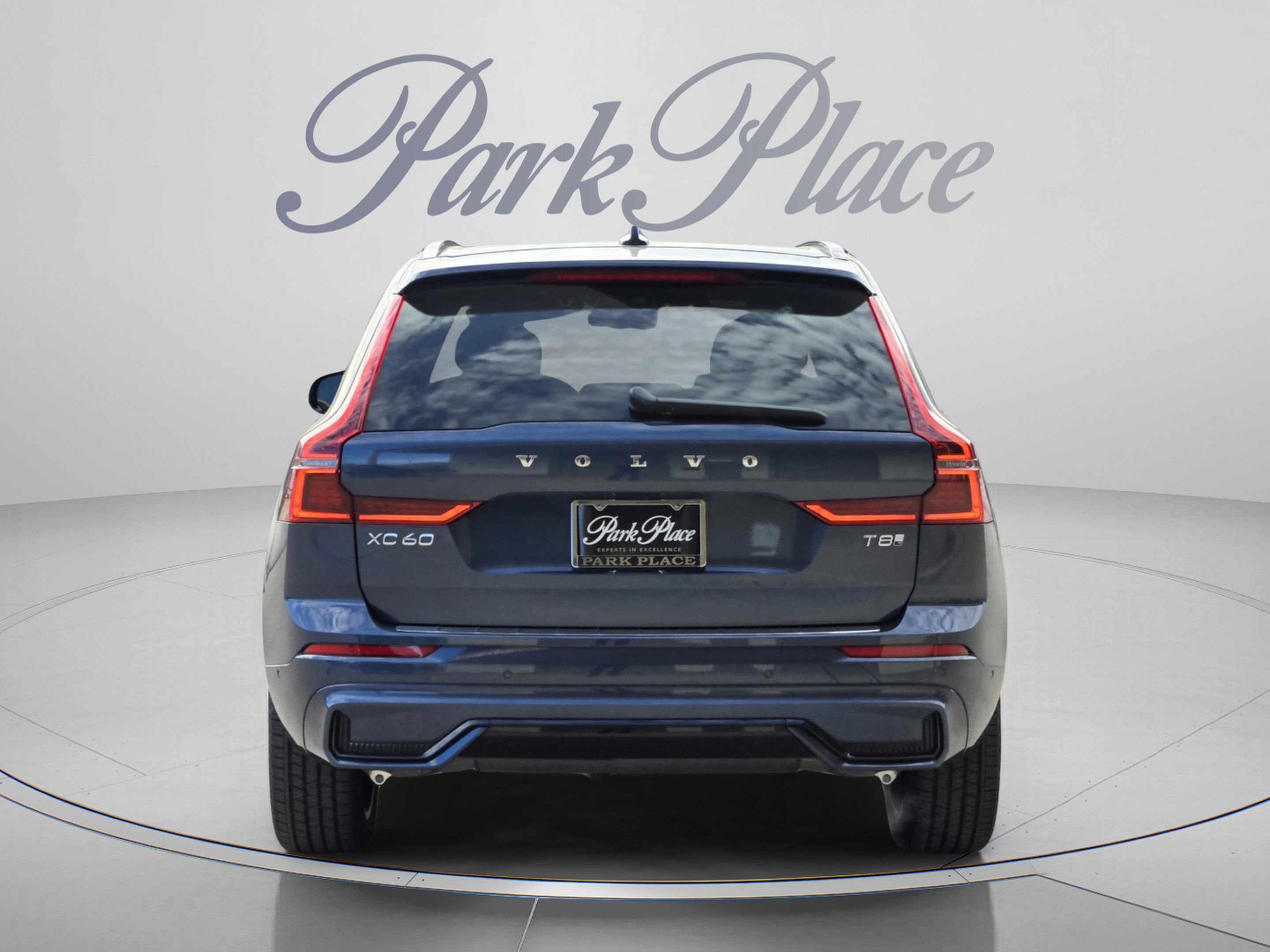 Used 2026 Volvo XC60 T8 Plus w/ Protection Package Premier AWD/4WD image 4