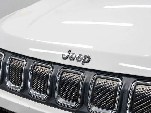 Used 2022 Jeep Compass Latitude FWD image 8