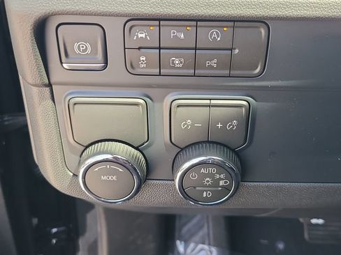 New 2026 Chevrolet Suburban LT w/ Comfort Package RWD image 26