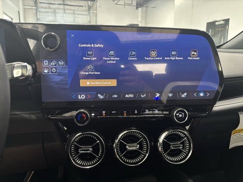 New 2025 Chevrolet Blazer EV LT image 19