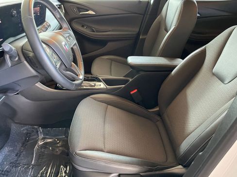 Used 2025 Buick Encore GX Preferred image 24