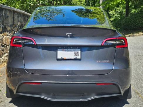 Used 2023 Tesla Model Y Performance AWD/4WD image 9