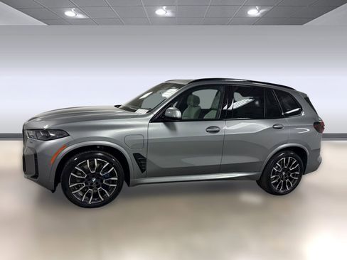 New 2026 BMW X5 xDrive50e w/ M Sport Package AWD/4WD image 2