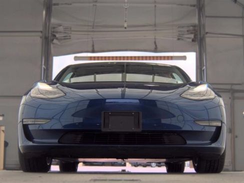 Used 2019 Tesla Model 3 Long Range AWD/4WD image 3