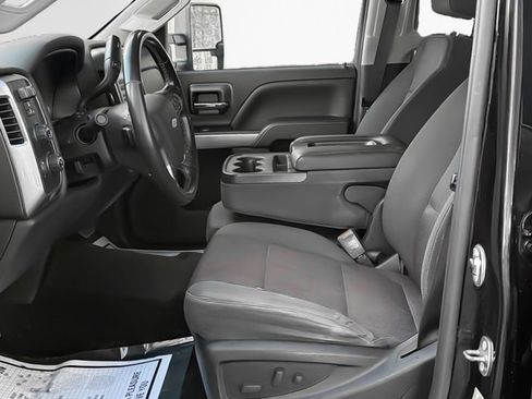 Used 2018 Chevrolet Silverado 2500 LT w/ LT Convenience Package AWD/4WD image 12