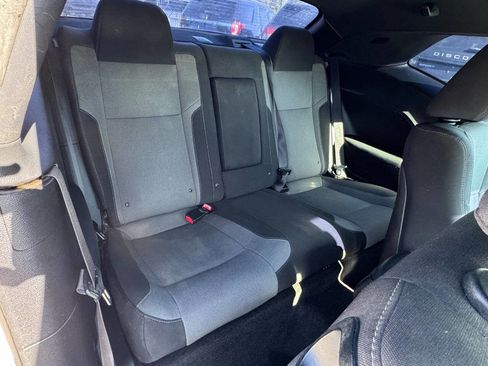 Used 2015 Dodge Challenger SXT RWD image 14