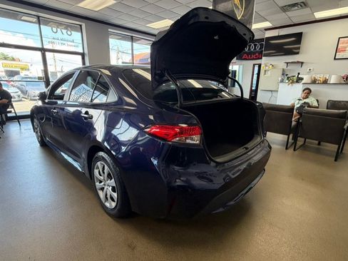 Used 2021 Toyota Corolla LE FWD image 19