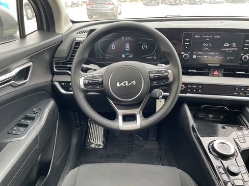 Used 2024 Kia Sportage LX image 12