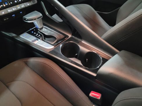 Used 2025 Hyundai Elantra SEL FWD image 22