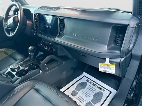 Used 2025 Ford Bronco Badlands image 25