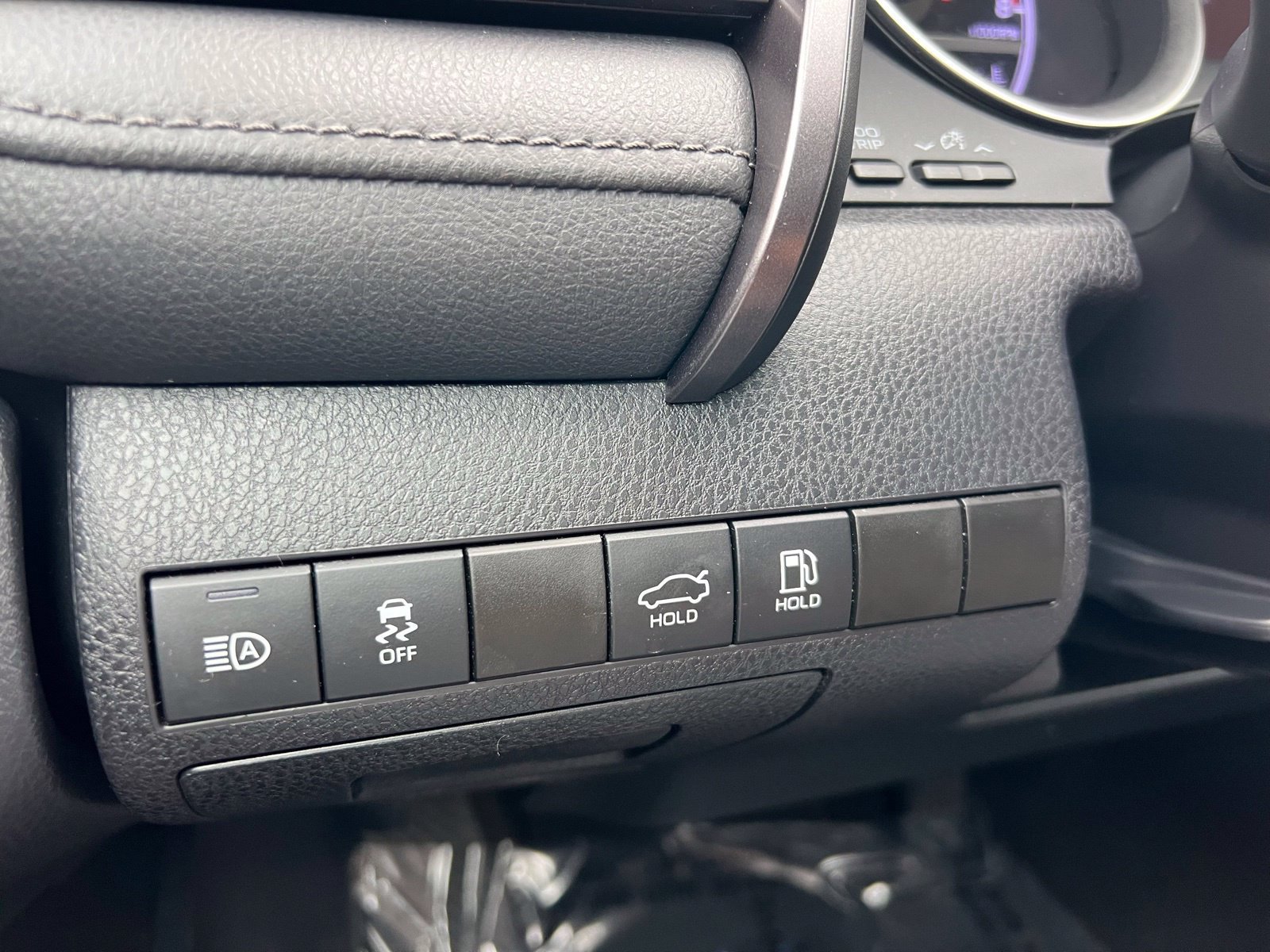 Used 2021 Toyota Camry XLE FWD image 28