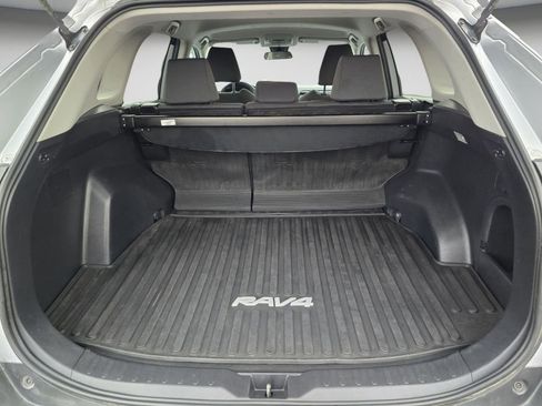 Used 2021 Toyota RAV4 XLE image 25