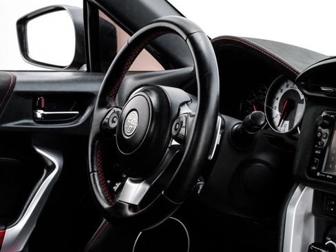 Used 2019 Toyota 86 image 13