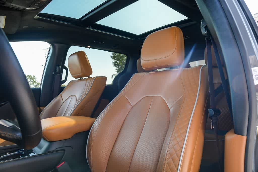 Used 2022 Chrysler Pacifica Pinnacle FWD image 17