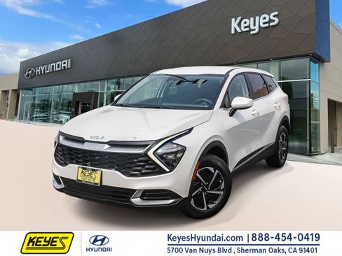 Used 2023 Kia Sportage LX image 1