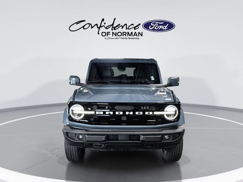 Used 2024 Ford Bronco Outer Banks AWD/4WD image 2