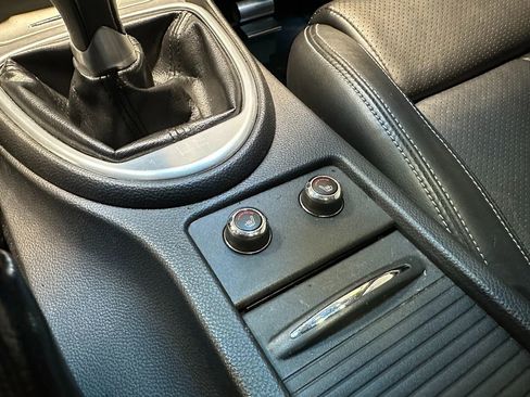 Used 2011 INFINITI G37 Sport image 29