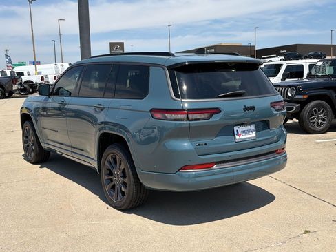 New 2026 Jeep Grand Cherokee L Limited AWD/4WD image 3