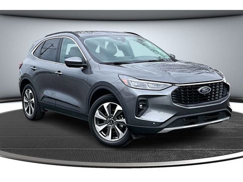 Used 2024 Ford Escape Platinum AWD/4WD image 14