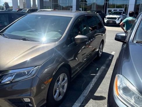 Used 2018 Honda Odyssey EX image 1