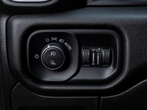 Used 2023 RAM 1500 Laramie AWD/4WD image 21