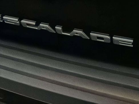 Used 2018 Cadillac Escalade ESV Premium Luxury image 54