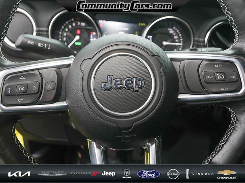 Used 2023 Jeep Wrangler Sahara w/ Cold Weather Group image 15