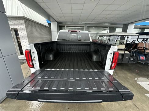 Used 2021 GMC Sierra 1500 SLT w/ SLT Premium Plus Package AWD/4WD image 36