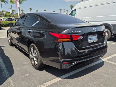 Used 2021 Nissan Altima 2.5 S FWD image 2