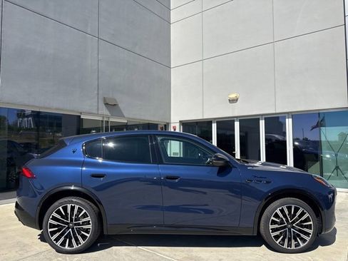 New 2025 Maserati Grecale Modena image 8