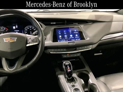 Used 2023 Cadillac XT4 Luxury w/ Cold Weather Package AWD/4WD image 6
