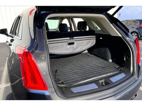 Used 2018 Cadillac XT5 Luxury w/ Driver Awareness Package image 24