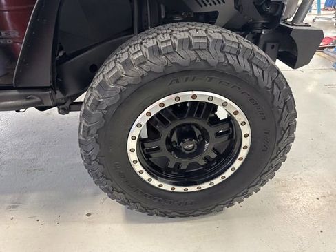 Used 2015 Jeep Wrangler Unlimited Sahara AWD/4WD image 41