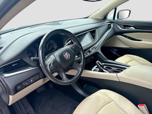 Used 2021 Buick Enclave Essence FWD image 9
