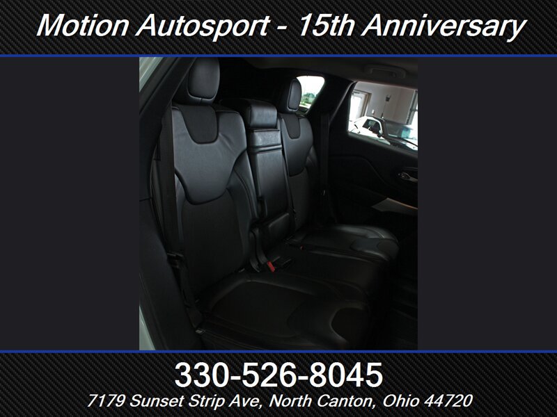 Used 2017 Jeep Cherokee Trailhawk w/ Cold Weather Group AWD/4WD image 33