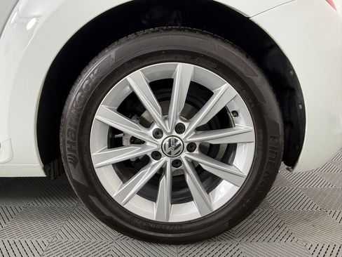 Used 2019 Volkswagen Beetle 2.0T SE image 12