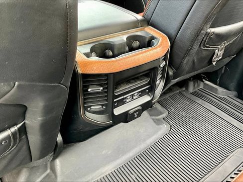 Used 2022 RAM 1500 Limited w/ Body Color Bumper Group AWD/4WD image 10