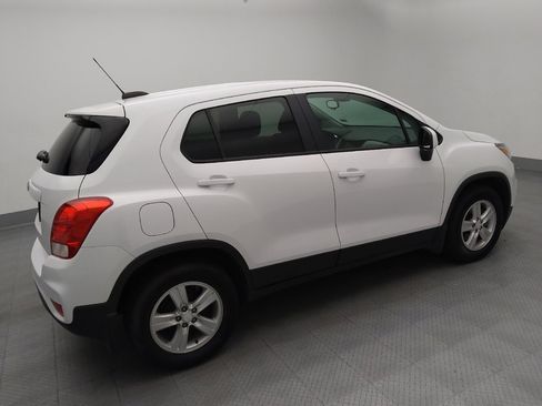 Used 2020 Chevrolet Trax LS w/ Tint and Cruise Package FWD image 10