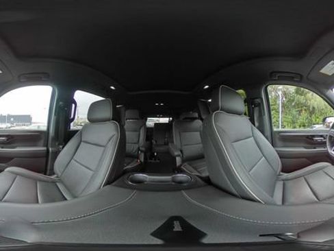 Used 2025 Chevrolet Suburban Premier AWD/4WD image 1