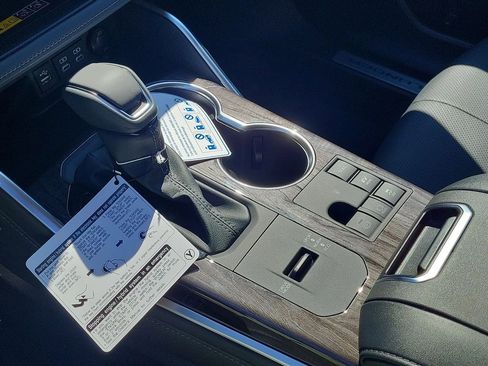 New 2026 Toyota Highlander Limited image 18