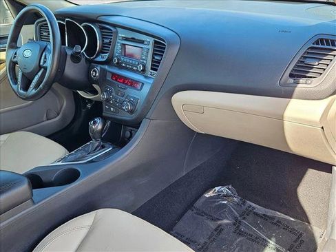 Used 2012 Kia Optima EX image 17