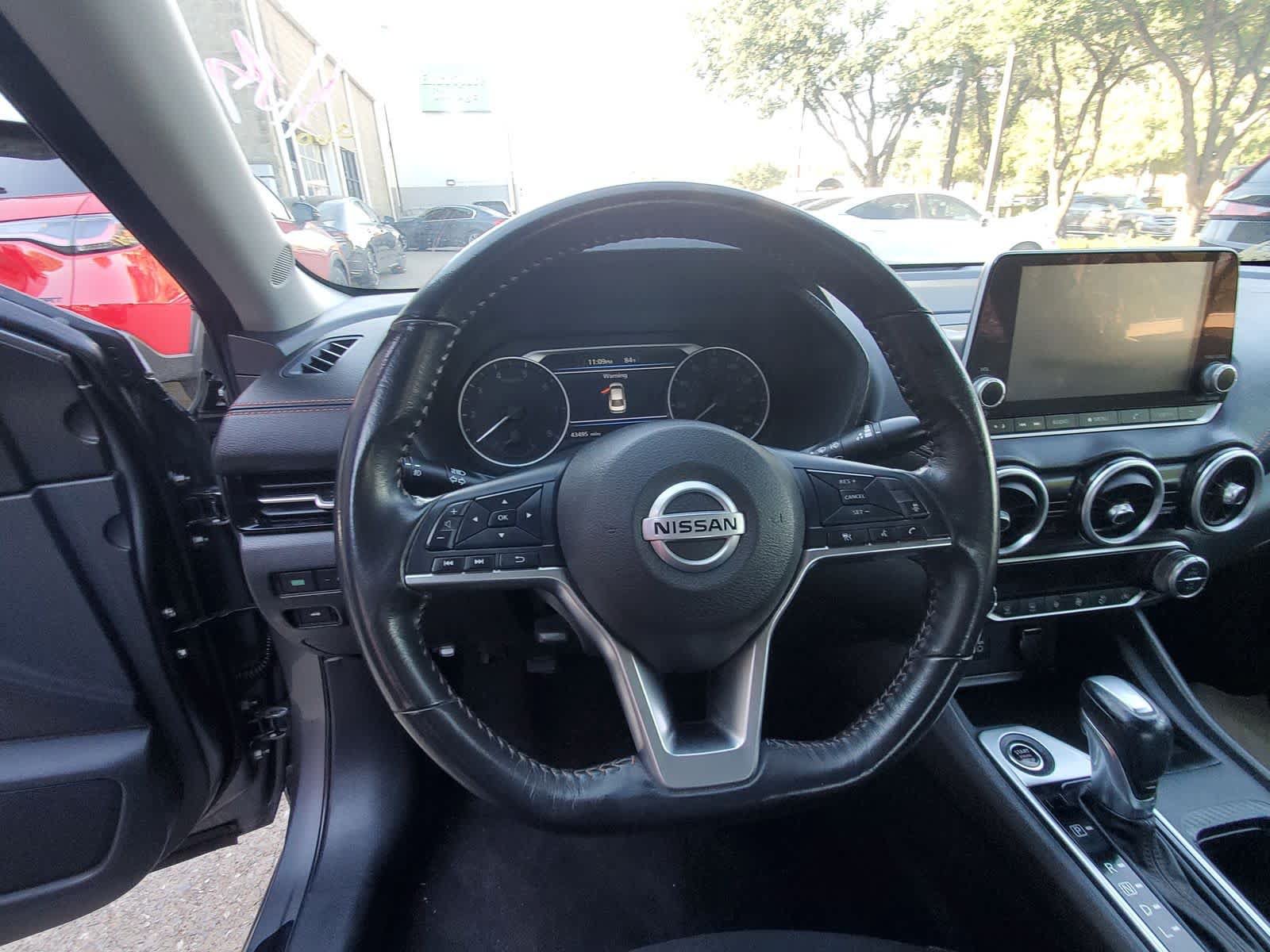 Used 2023 Nissan Sentra SR w/ Electronics Package FWD image 15