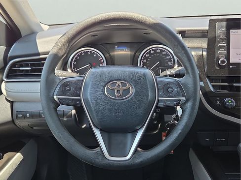 Used 2022 Toyota Camry LE FWD image 13