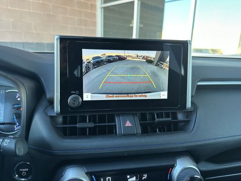 Used 2024 Toyota RAV4 SE w/ Convenience Package image 27