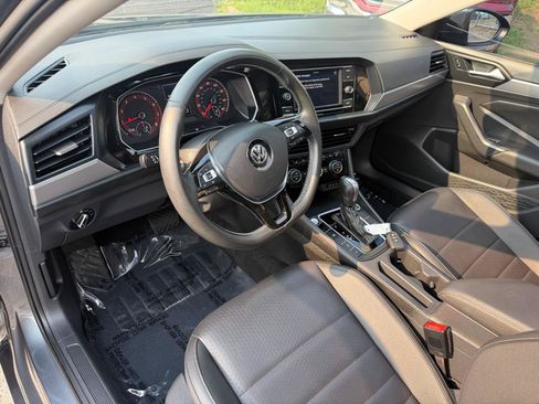 Used 2021 Volkswagen Jetta SE FWD image 12