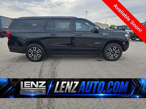 Used 2024 GMC Yukon XL AT4 w/ AT4 Premium Plus Package AWD/4WD image 1
