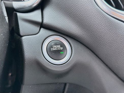 Used 2018 Chevrolet Equinox LT FWD image 14