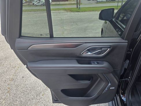 Used 2024 Chevrolet Tahoe RST w/ Luxury Package image 18