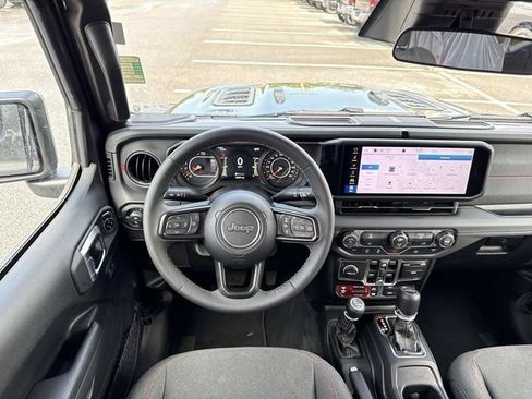 Used 2026 Jeep Gladiator Rubicon AWD/4WD image 13